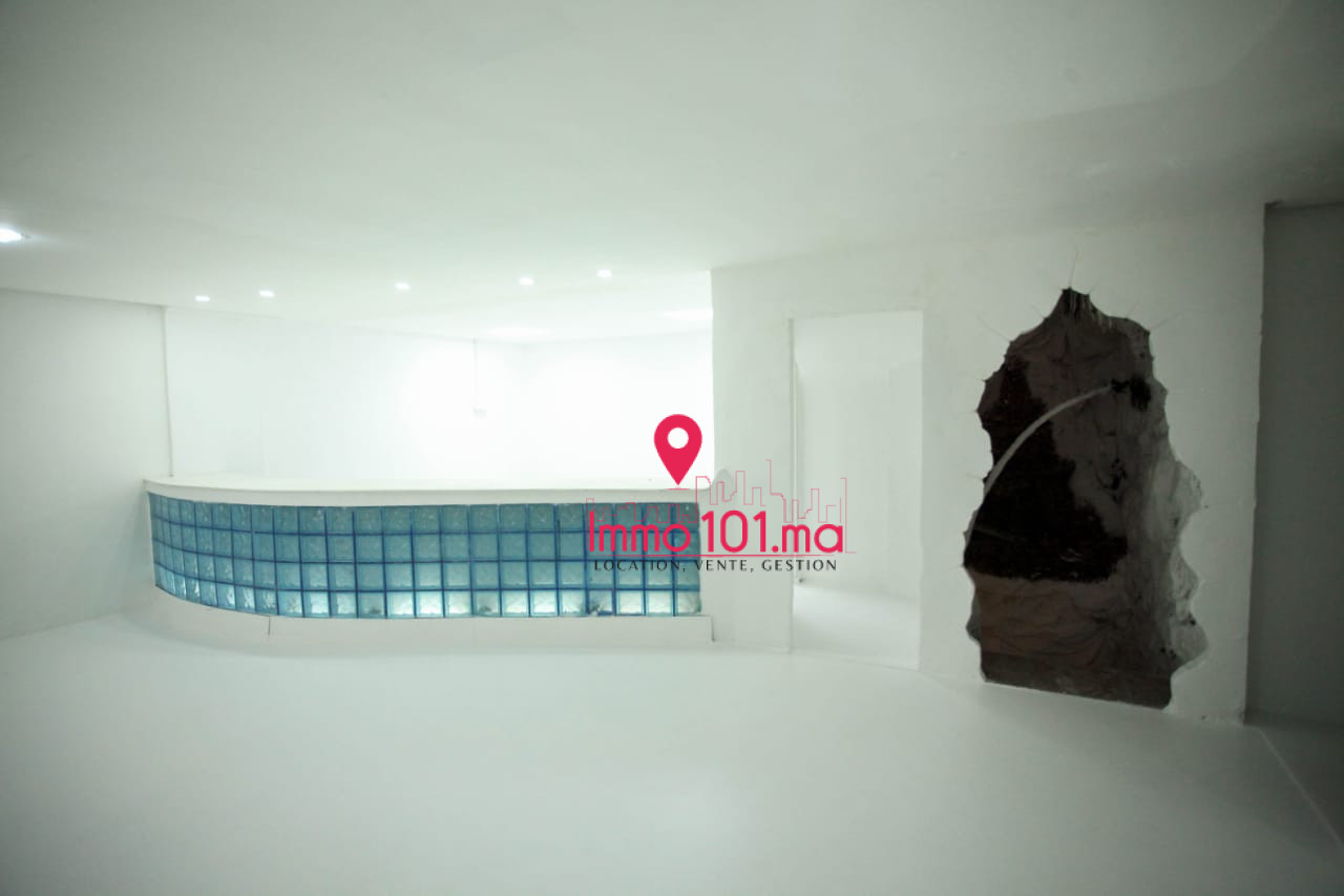 Superbe  Local Commercial a vendre à l’Agdal ISV207