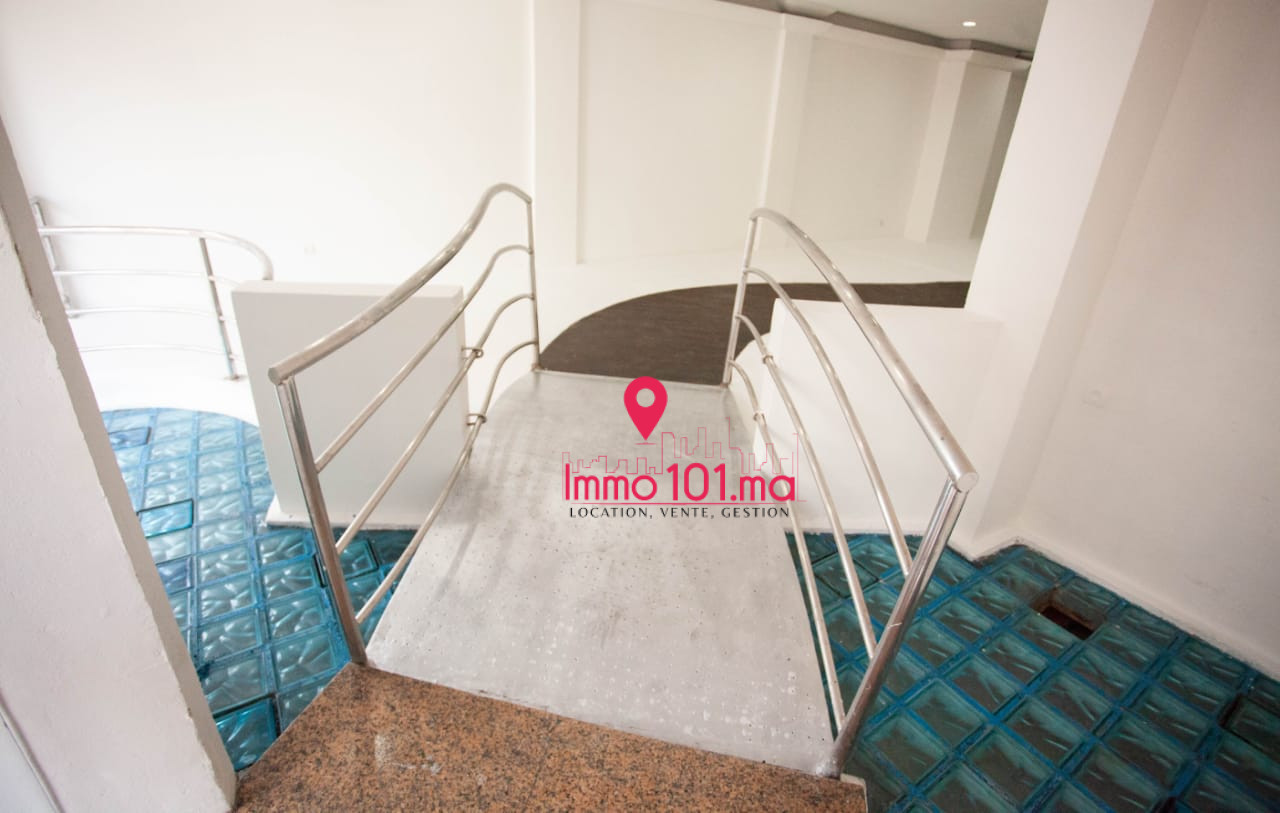 Superbe  Local Commercial a vendre à l’Agdal ISV207