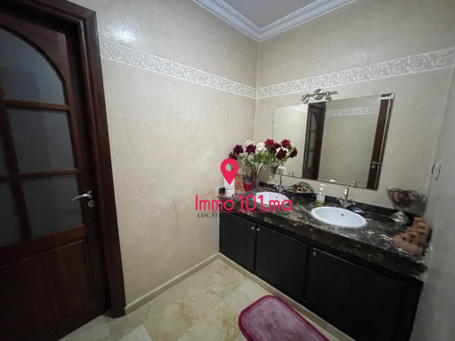 Terrain avec villa à vendre à El Menzeh ZLV1197